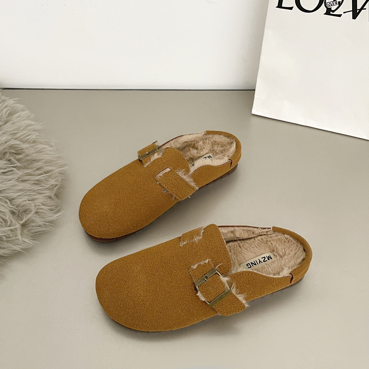 Closed toe ladies plush indoor slippers