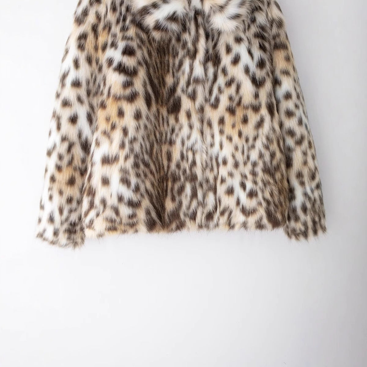 Versatile artificial fur effect fur coat